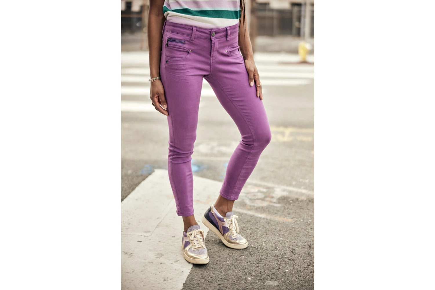 Freeman T. Porter Alexa Cropped New Magic Color Pantalon Coloré Femme, Dewberry – Image 2