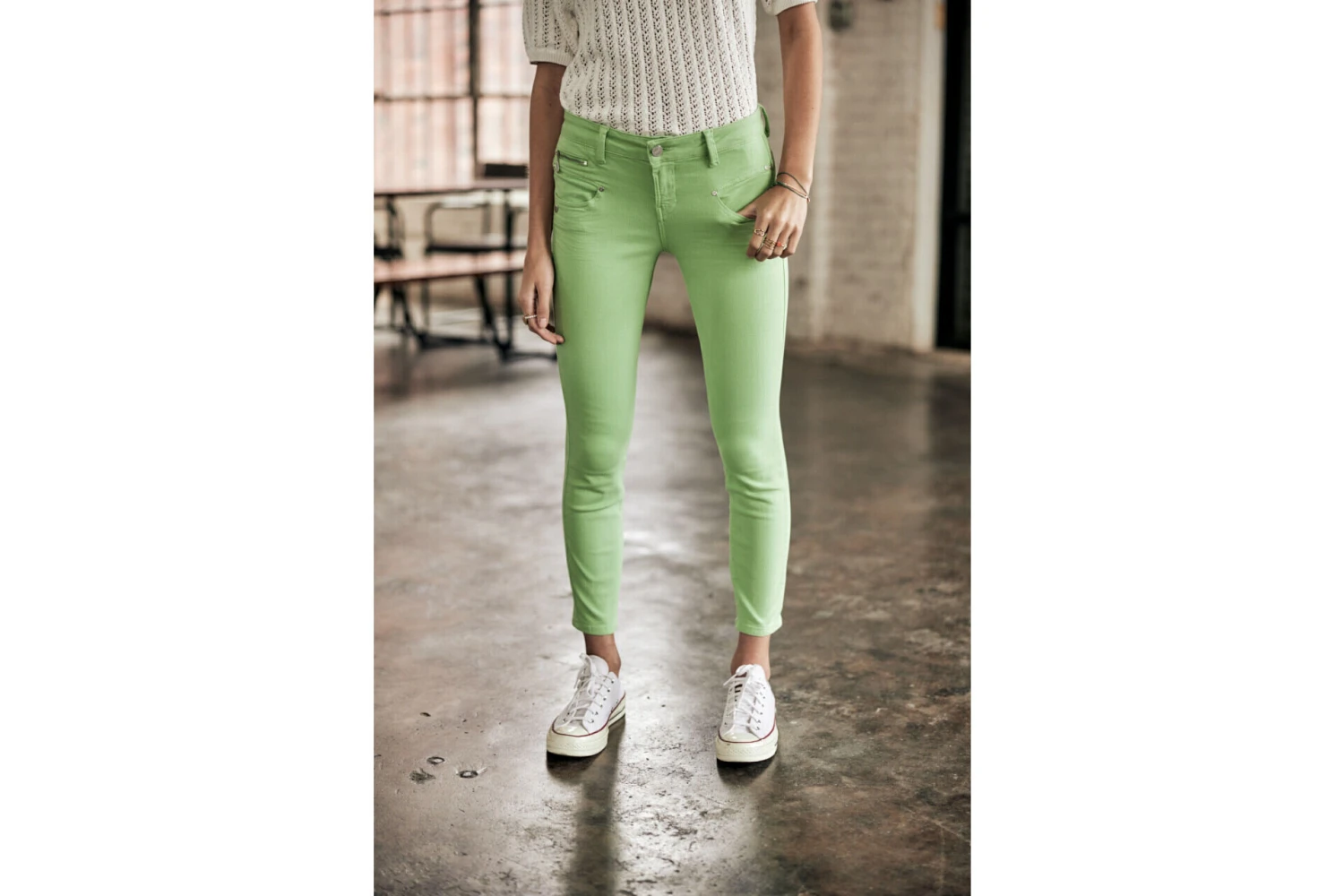 Freeman T. Porter Alexa Cropped New Magic Color Pantalon Coloré Femme, Quiet Green – Image 2