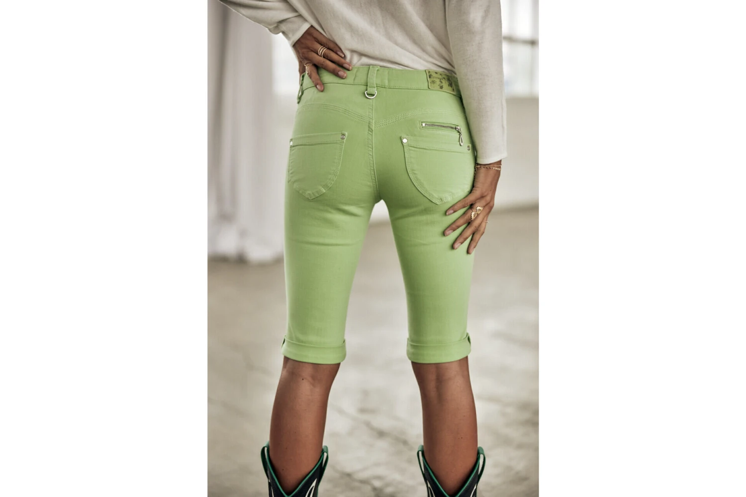 Freeman T. Porter Belixa New Magic Color Bermuda Slim Femme, Quiet Green – Image 3