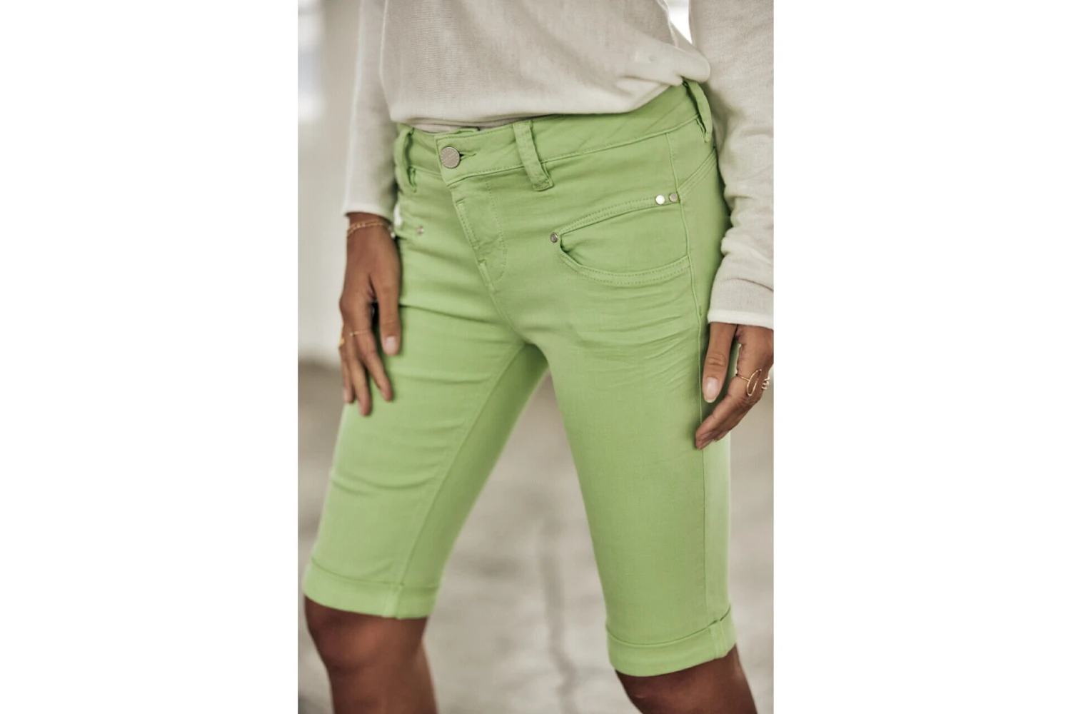 Freeman T. Porter Belixa New Magic Color Bermuda Slim Femme, Quiet Green – Image 4