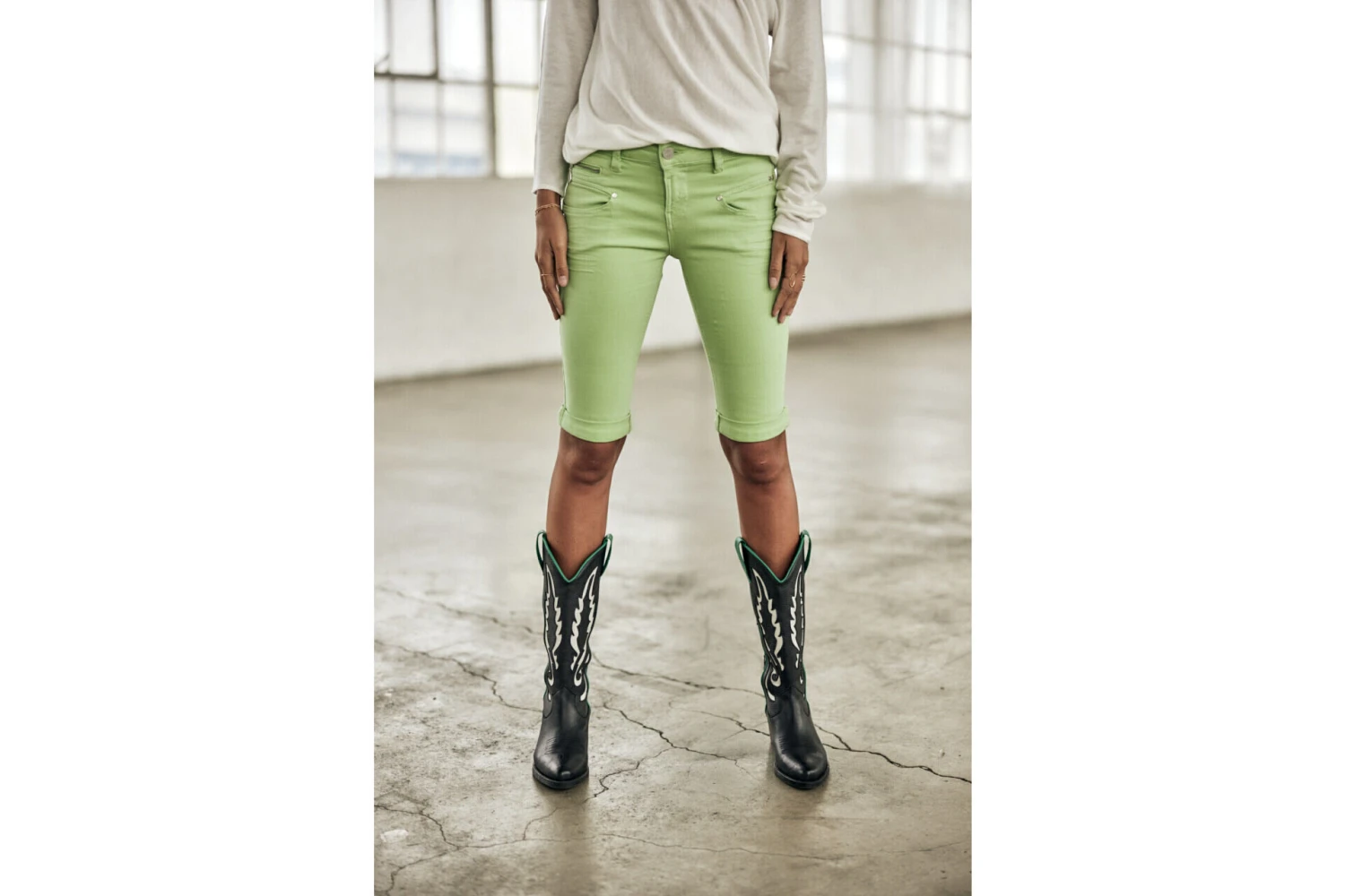 Freeman T. Porter Belixa New Magic Color Bermuda Slim Femme, Quiet Green – Image 8