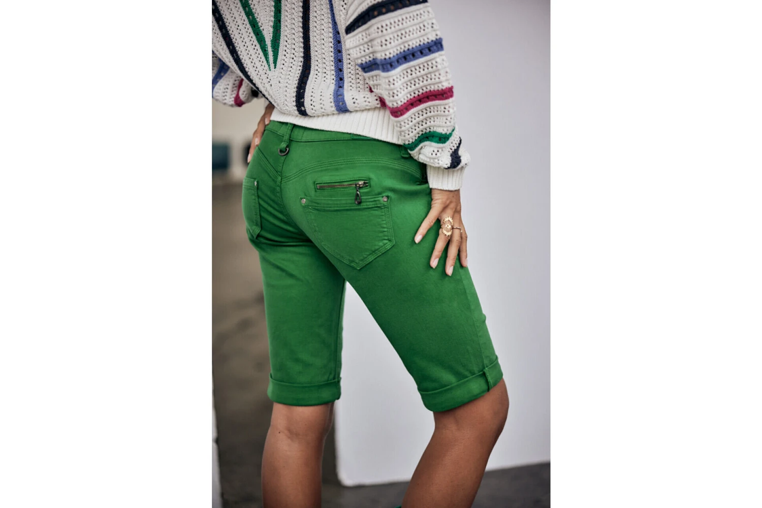 Freeman T. Porter Belixa New Magic Color Bermuda Slim Femme, Foliage Green – Image 13