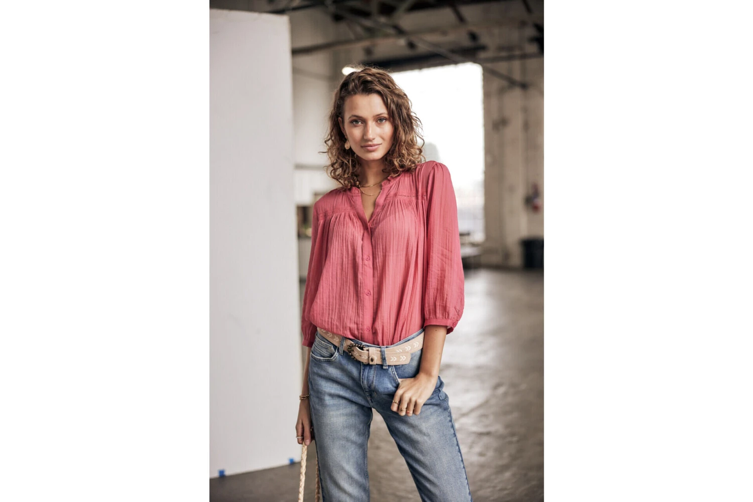 Freeman T. Porter Brune Plain Color Blouse évasée Femme, Holly Berry – Image 3