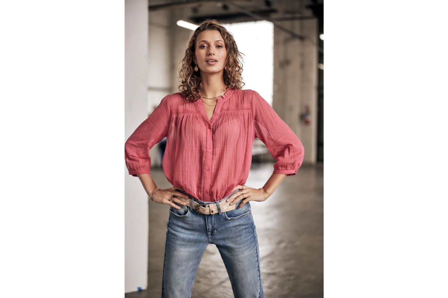 Freeman T. Porter Brune Plain Color Blouse évasée Femme, Holly Berry – Image 6