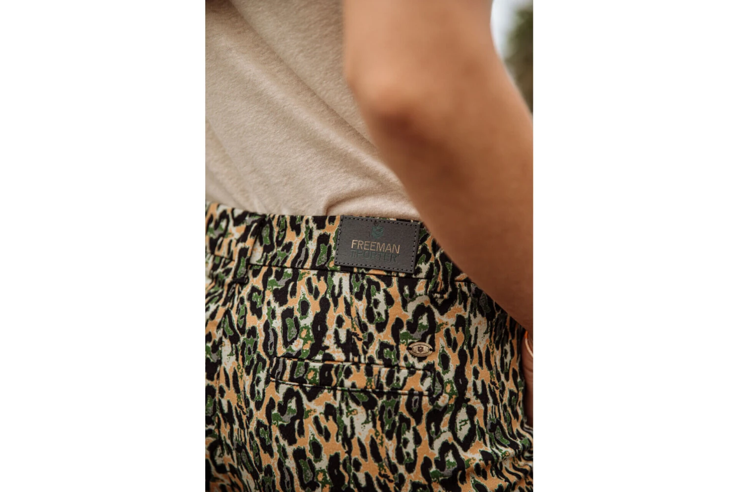 Freeman T. Porter Claudia Nairobi Pantalon Imprimé Femme, Original – Image 4