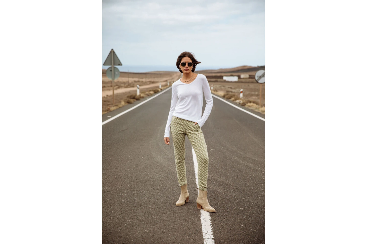 Freeman T. Porter Lorelia Pull Ajusté Col V Femme, White – Image 3