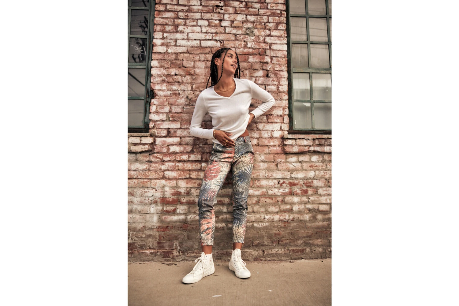 Freeman T. Porter Lorelia Pull Ajusté Col V Femme, White – Image 10