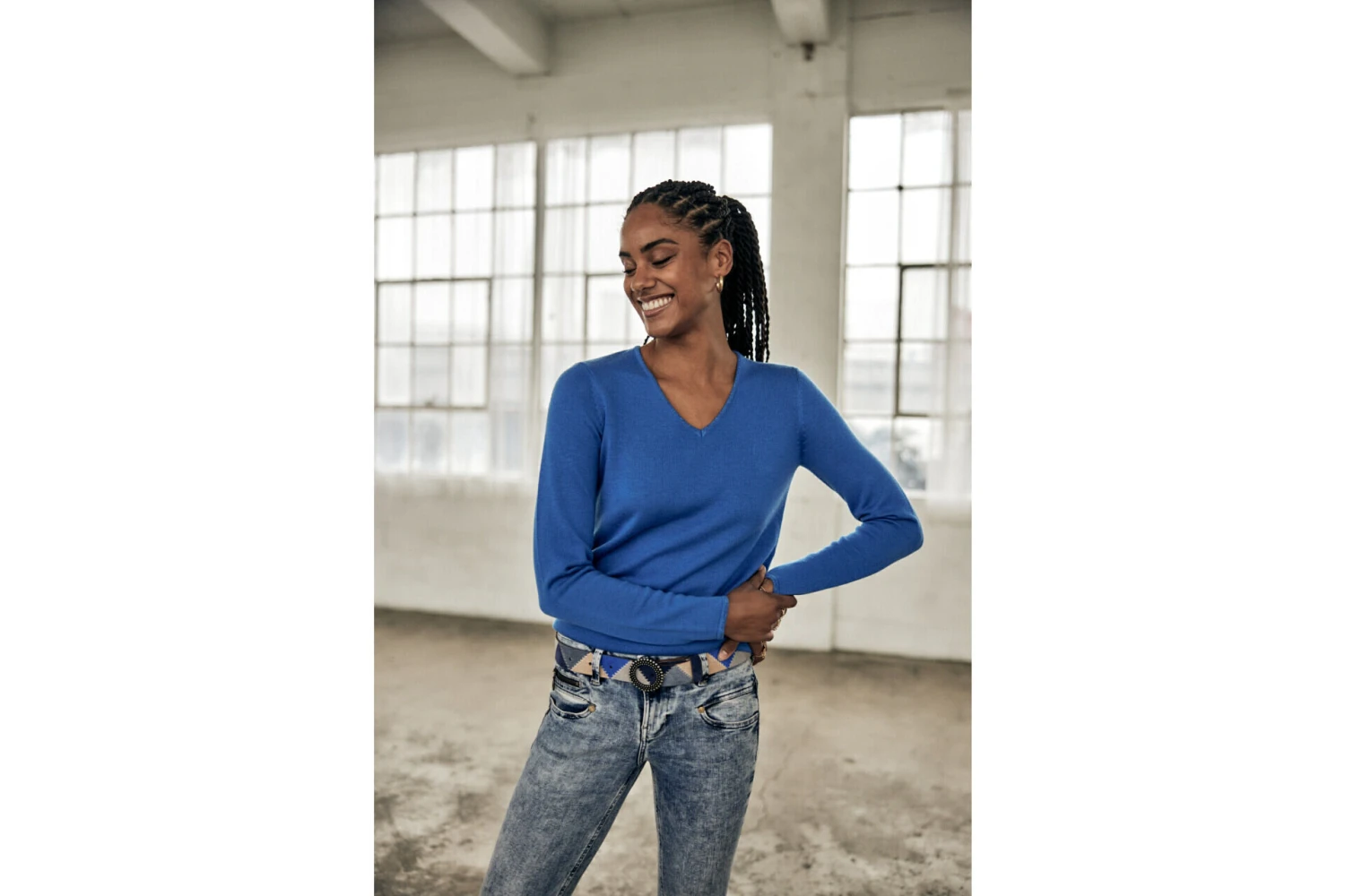 Freeman T. Porter Lorelia Pull Ajusté Col V Femme, Princess Blue – Image 7