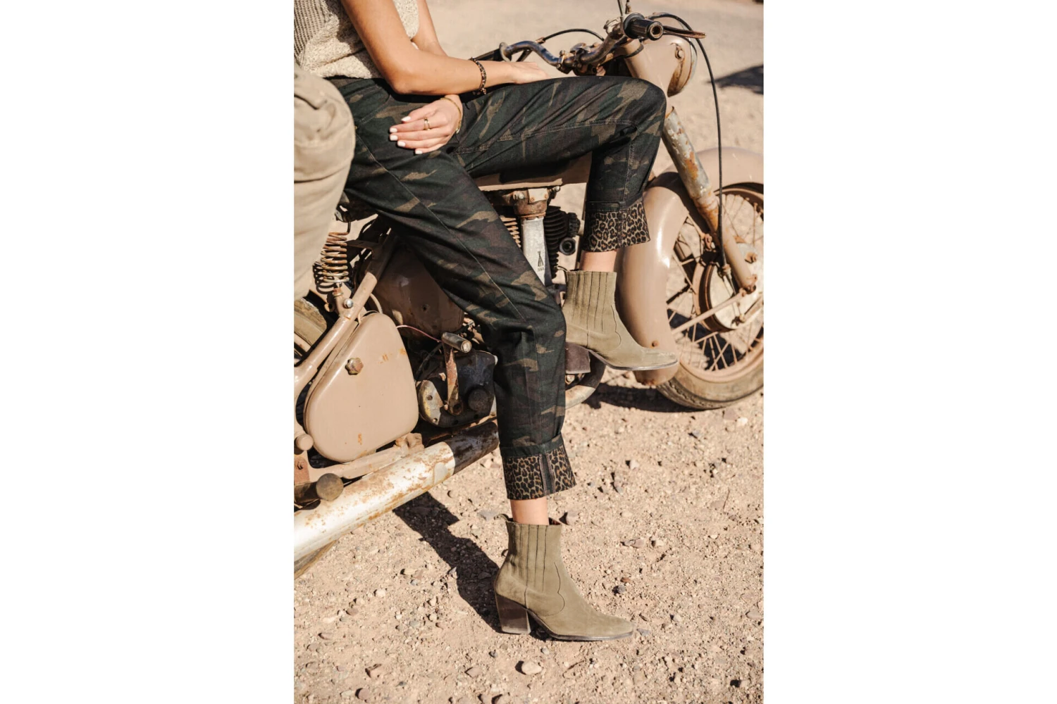 Freeman T. Porter Salomé Getaway Pantalon Imprimé à Revers Femme, Original – Image 3