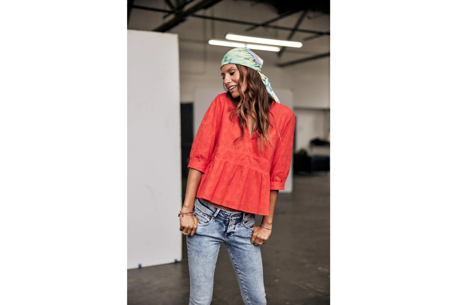 Freeman T. Porter Telinda Plain Color Blouse Ample Décolletée Femme, Fiesta Red – Image 2