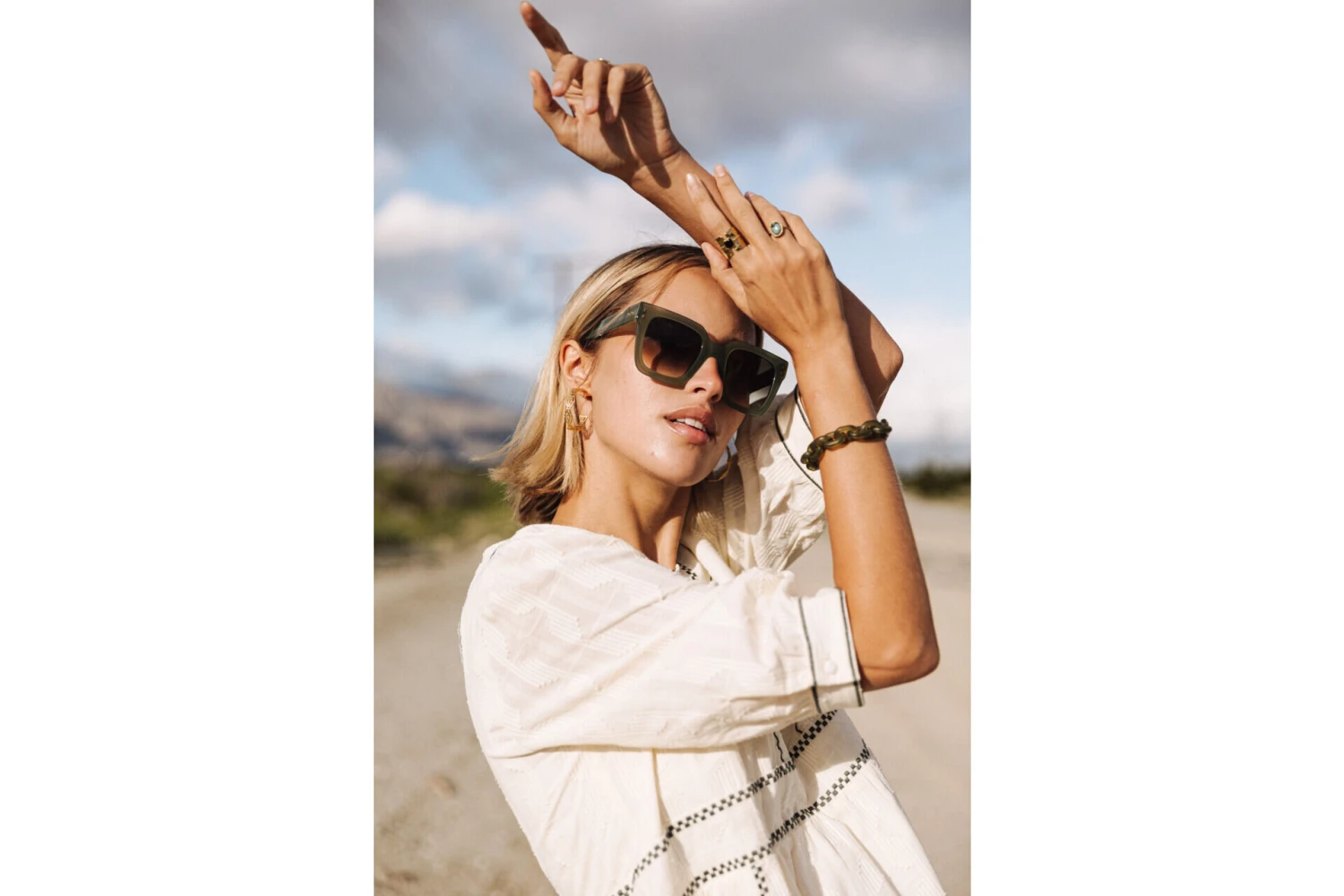 Freeman T. Porter Telinda Plain Color Blouse Ample Décolletée Femme, Ecru – Image 3