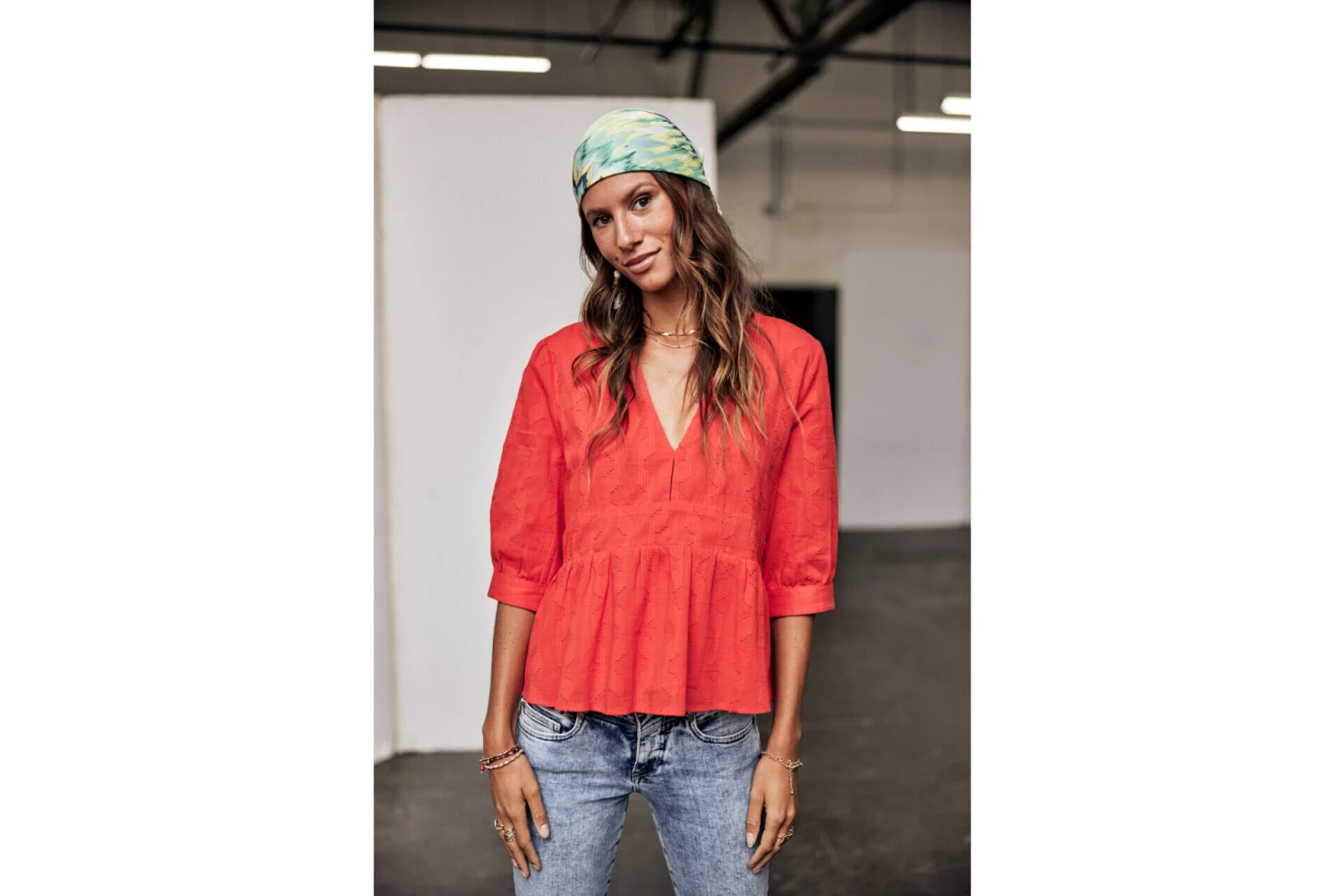 Freeman T. Porter Telinda Plain Color Blouse Ample Décolletée Femme, Fiesta Red – Image 3