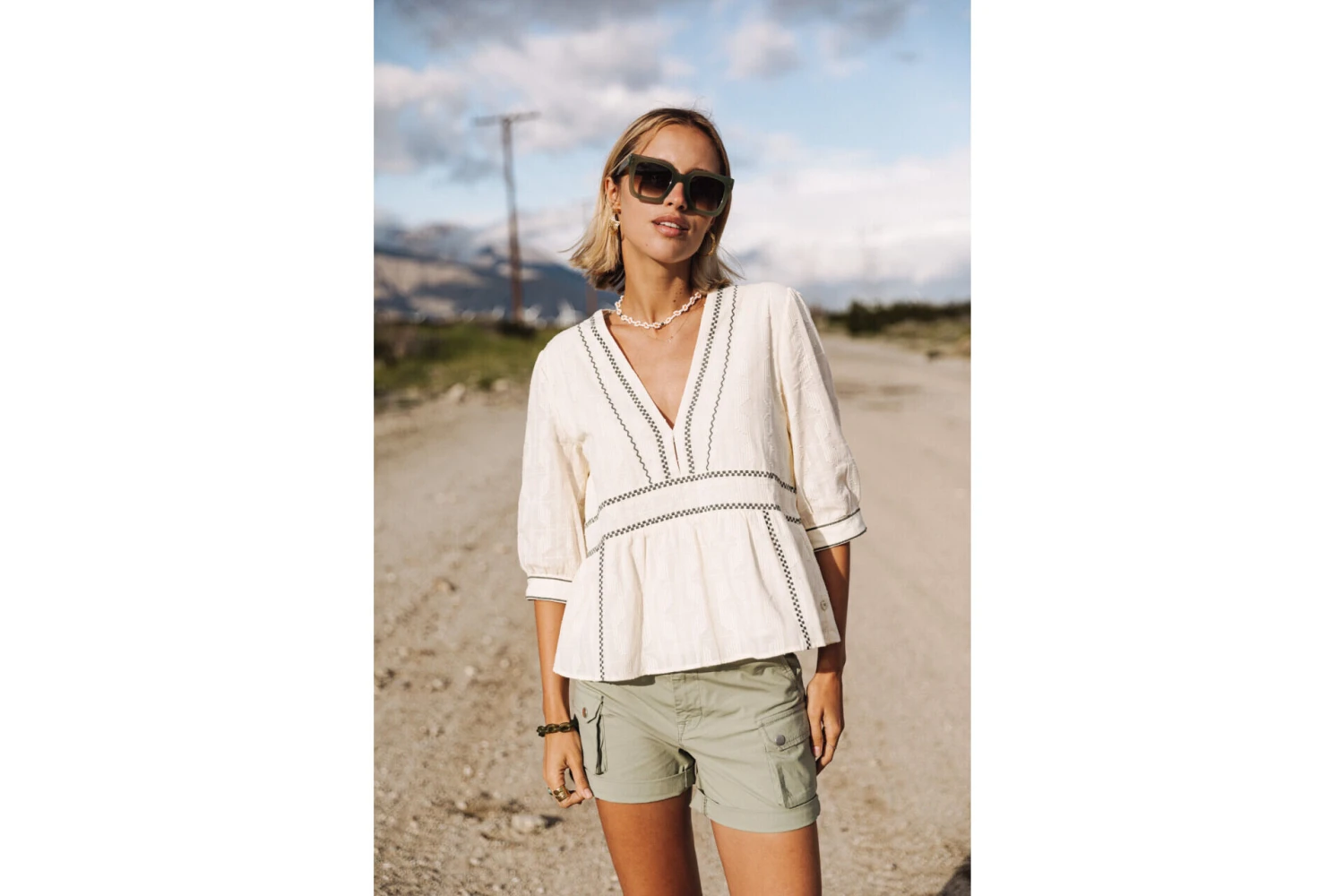 Freeman T. Porter Telinda Plain Color Blouse Ample Décolletée Femme, Ecru – Image 9