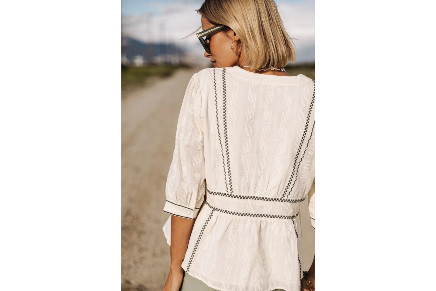 Freeman T. Porter Telinda Plain Color Blouse Ample Décolletée Femme, Ecru – Image 13