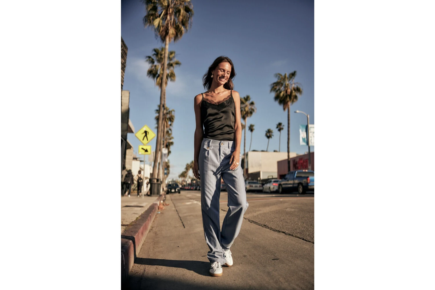 Freeman T. Porter Thylia Lace Fabric Mix Caraco Décolleté Dentelle Femme, Black – Image 3