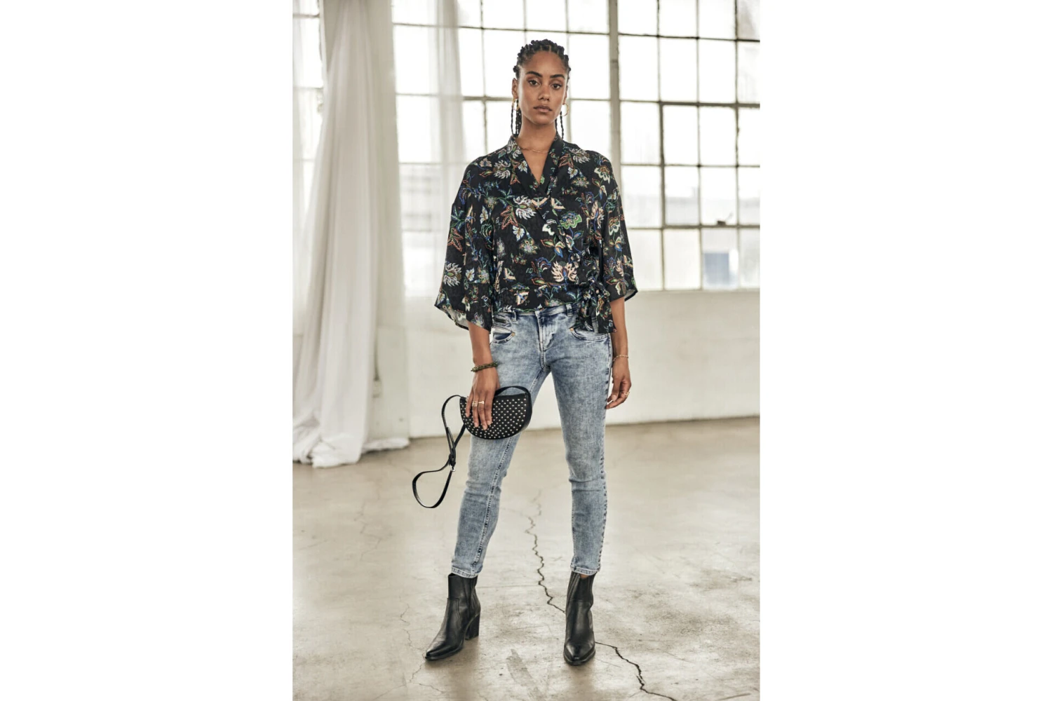 Freeman T. Porter Triane Florescent Top Kimono Imprimé Femme, Black – Image 7