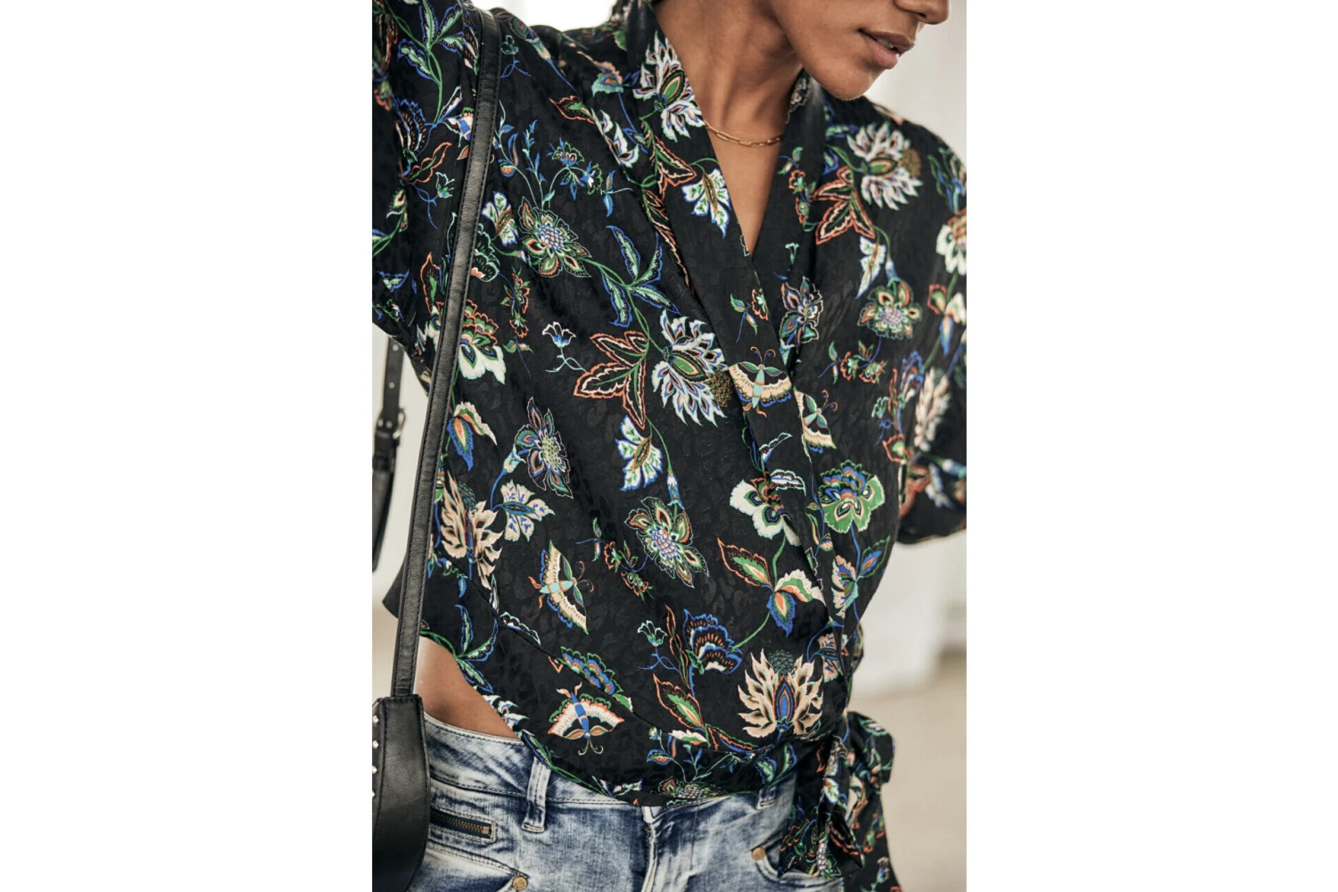 Freeman T. Porter Triane Florescent Top Kimono Imprimé Femme, Black – Image 9