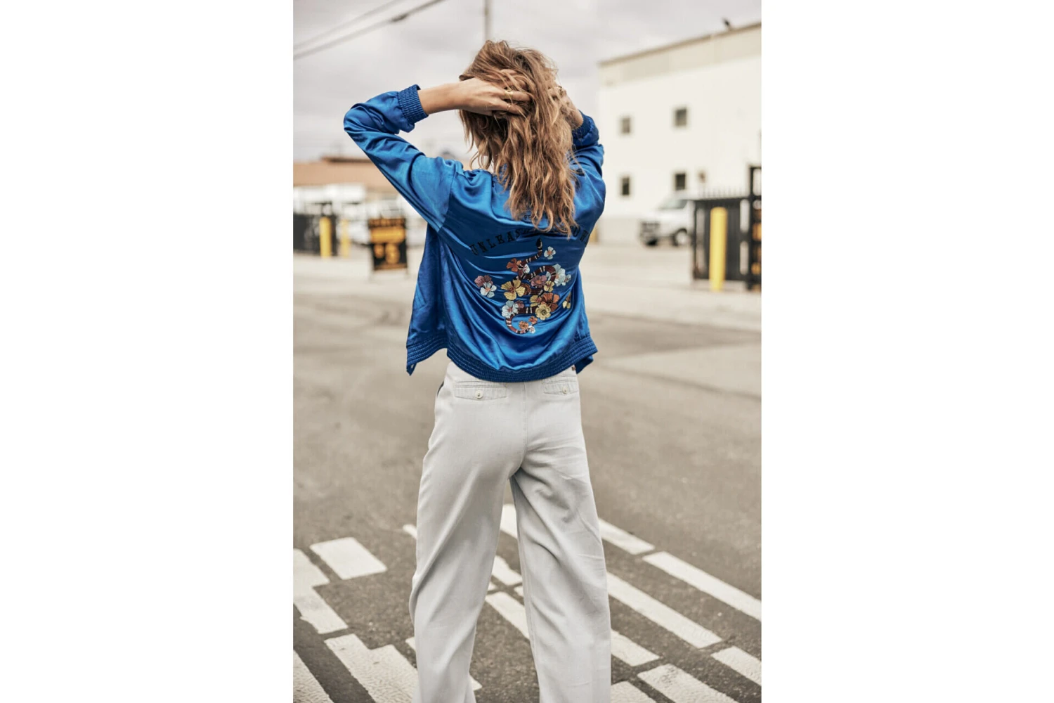 Freeman T. Porter Troopie Snake Bomber Satiné Brodé Femme, Electric Blue – Image 8
