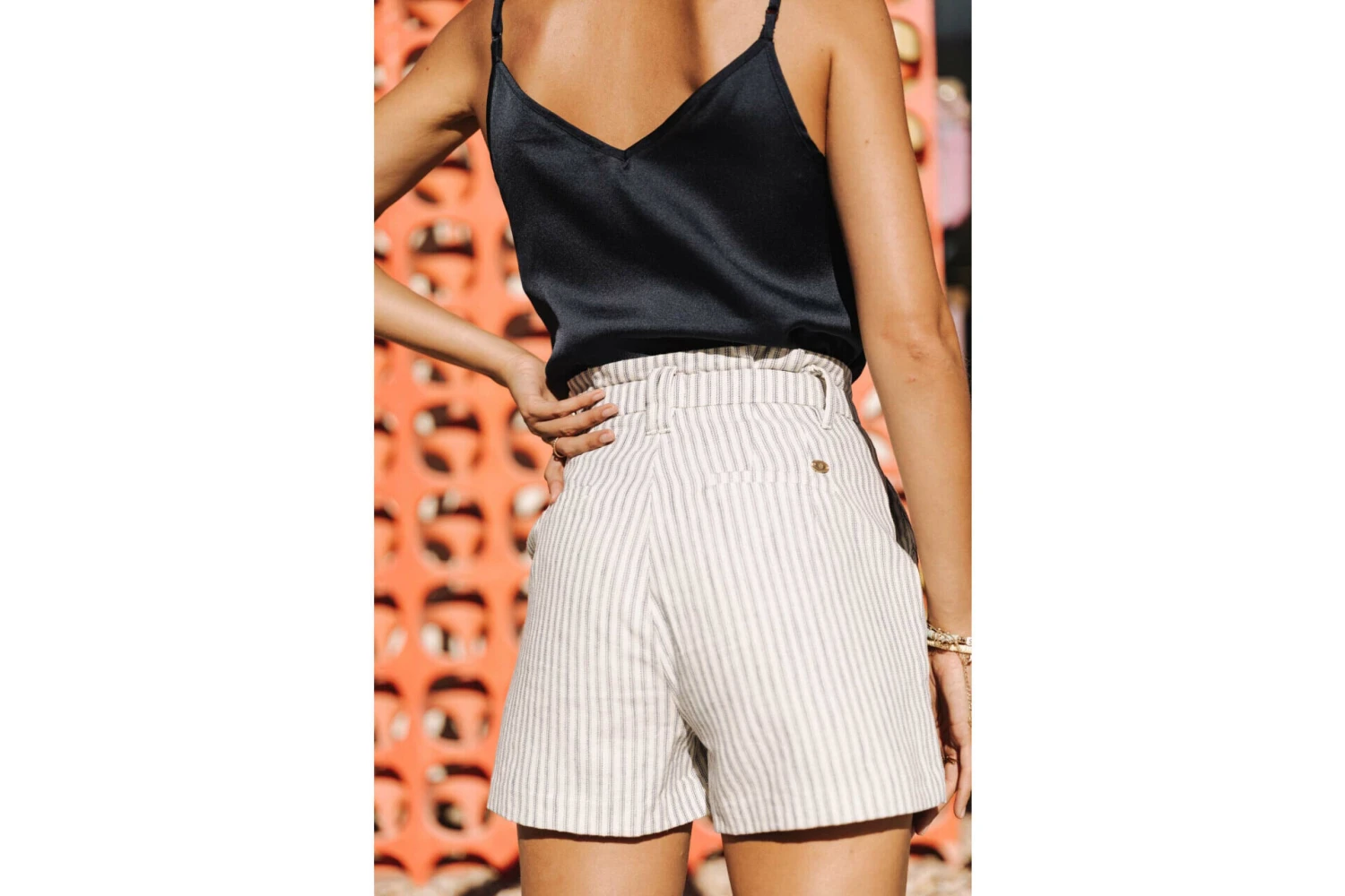 Freeman T. Porter Vanessa Varda Short Coupe Large Femme, Original – Image 3